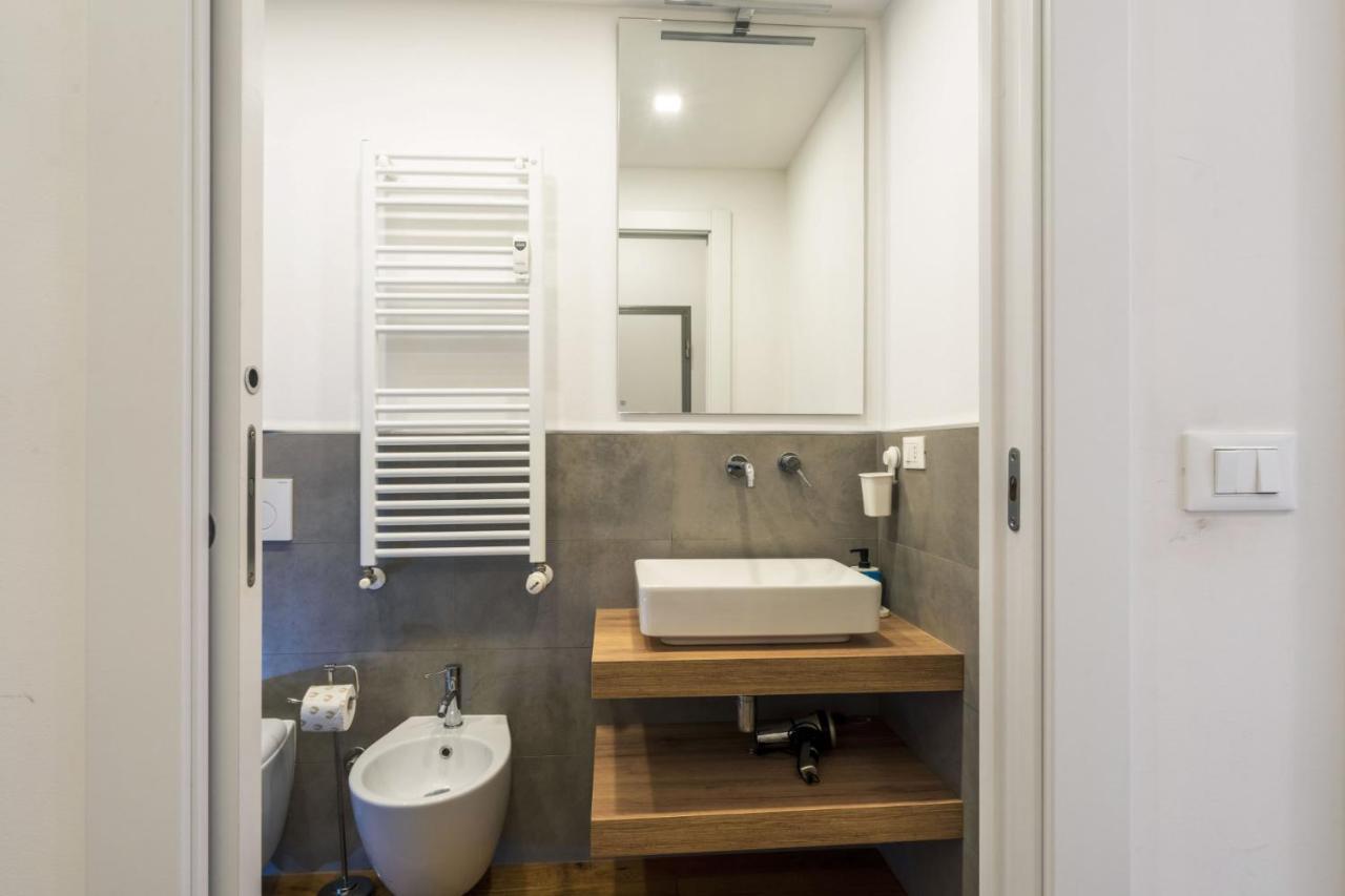 Easylife - San Babila - Elegante E Rifinito Bilocale Nel Cuore Della Citta Milan Exterior photo